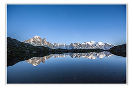 Plakat  Mont Blanc reflected in Lacs des Chéserys, France - Roberto Sysa Moiola